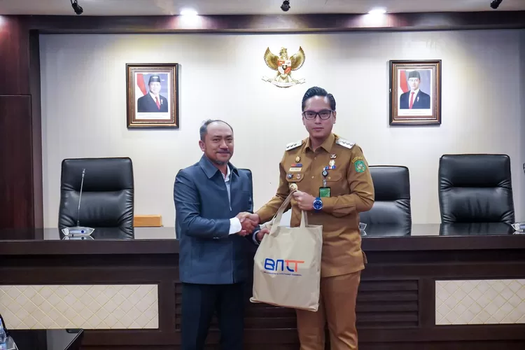 Rico Waas terima Audensi manajemen PT BNCT : Tekankan CSR yang akan disalurkan harus berdampak nyata bagi masyarakat Belawan, Senin (6/10/2025).