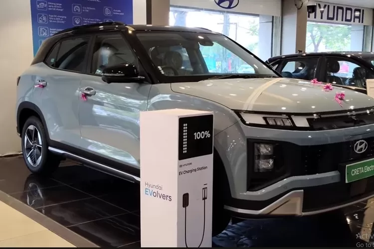 Hyundai Creta EV 2025 adalah SUV listrik dari Hyundai yang mencoba menggabungkan desain sporty, fitur futuristik, kenyamanan, dan teknologi canggih. (Tangkapan Layar YouTube MAH Talks)