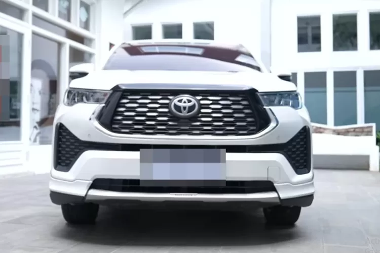 Toyota Innova Zenix Hybrid khususnya versi V/HV/Q tergantung variannya memang &ldquo;senyaman itu&rdquo; dalam banyak aspek, tapi ada juga beberapa catatan. (Tangkapan Layar YouTube Antara TV Indonesia)