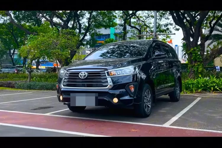 kelebihan dan kekurangan Toyota Kijang Innova Reborn G 2.4 AT Diesel 2024 (Tangkapan Layar YouTube KELLY)