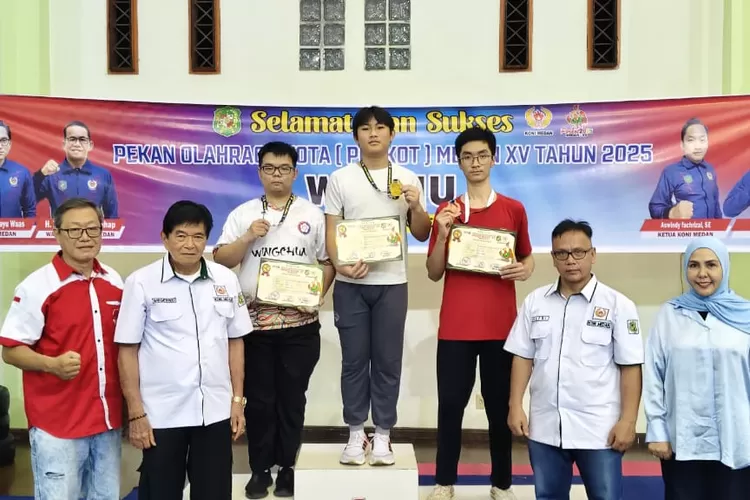 Kompetisi Porkot Medan XV cabor wushu yang berlangsung ketat ini diikuti 124 atlet dari berbagai kecamatan di Kota Medan.