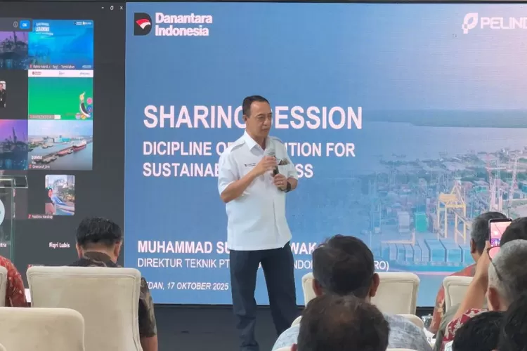 Acara ini dilaksanakan secara hybrid, yakni online melalui platform Zoom dan offline di Gedung Selat Malaka, Grha Pelindo Lt. 7A, Belawan, Medan.