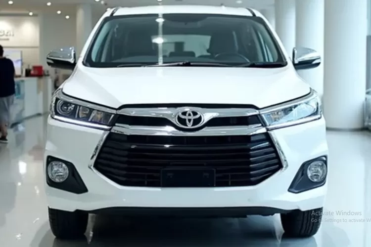 Toyota Kijang Innova 2025 merupakan mobil ini hadir sebagai MPV keluarga yang menggabungkan kapasitas luas dengan tampilan modern dan performa yang kuat. (Tangkapan Layar YouTube Scott Vehicle)