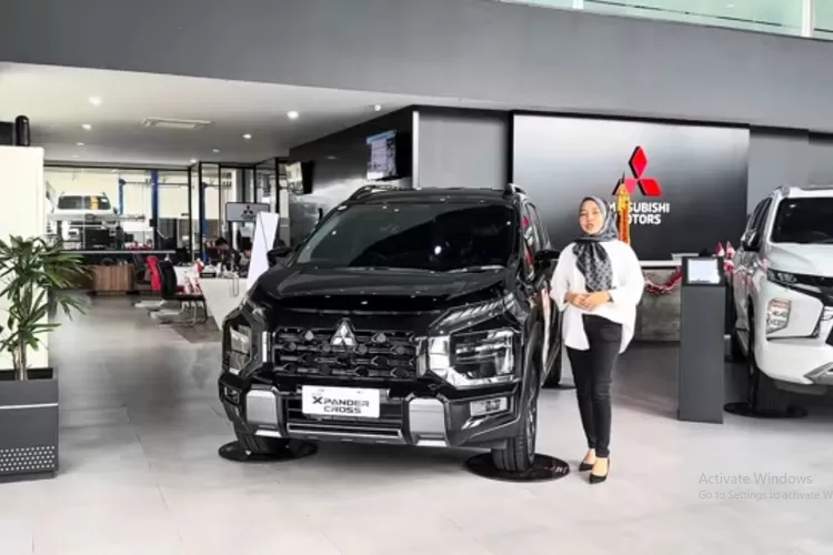 Mitsubishi Xpander Cross dan Destinator karena keduanya sedang menawarkan nilai lebih yang sulit ditolak baik dari sisi promo maupun fungsionalitas. (Tangkapan Layar YouTube  Mitsubishi Sun Motor -  Cibubur)
