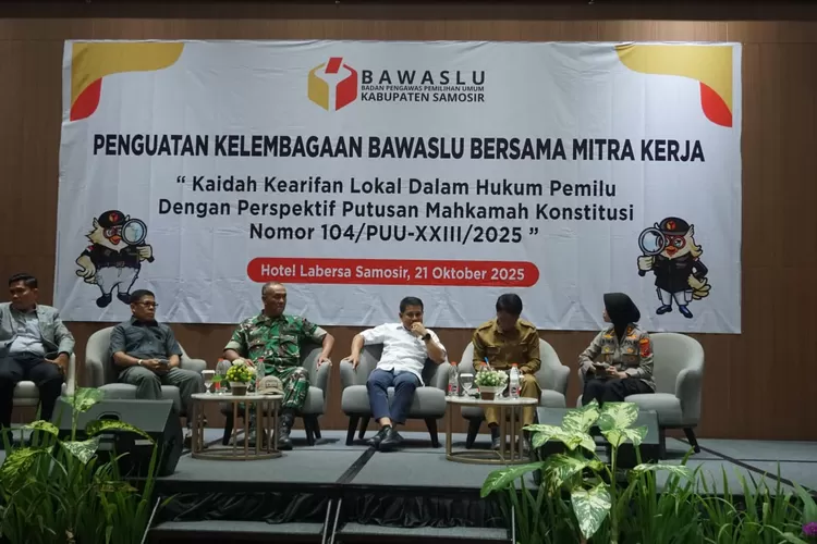 Nara sumber Barly Siregar (Tenaga Ahli Anggota Komisi II DPR RI) Jerry Sumampouw,(CSO/NGO) Pdt. Saut Sirait (CSO/NGO) serta Afrizal Harahap (Tenaga Ahli Anggota Komisi II DPR RI) (Realitasonline.id/nas)