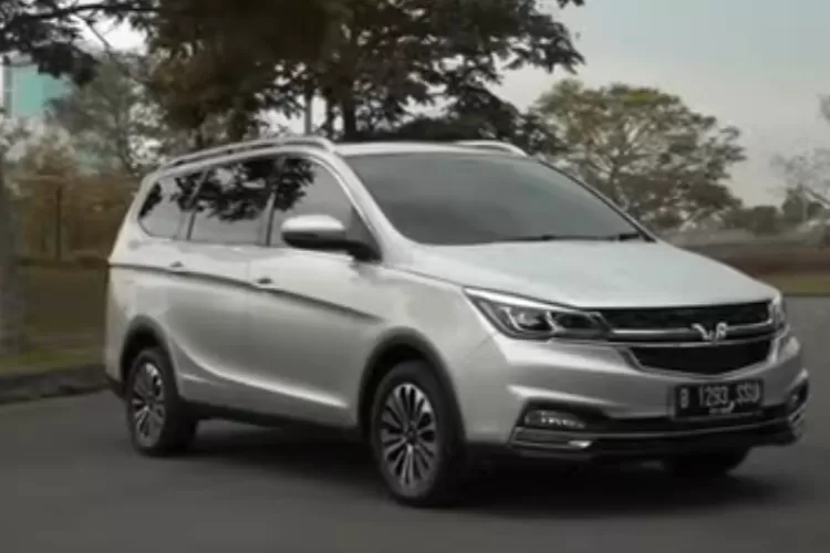 Wuling Cortez dikenal sebagai salah satu MPV yang berhasil memberikan kenyamanan di atas rata-rata di kelasnya. (Tangkapan Layar YouTube Wahyu Ekoo)