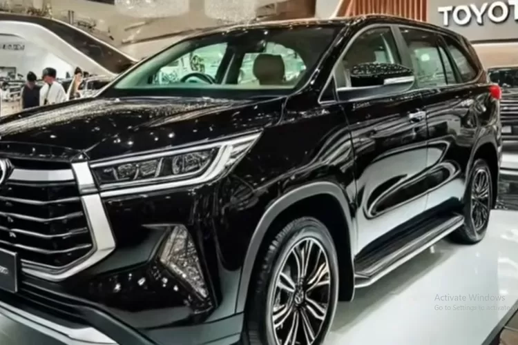  Toyota Kijang Innova Reborn 2025 mobil MPV legendaris dari Indonesia ini hadir kembali di tahun 2025 dengan berbagai penyempurnaan yang membuatnya semakin modern dan relevan untuk penggunaan keluarga masa kini. (Tangkapan Layar YouTube Auto86A)