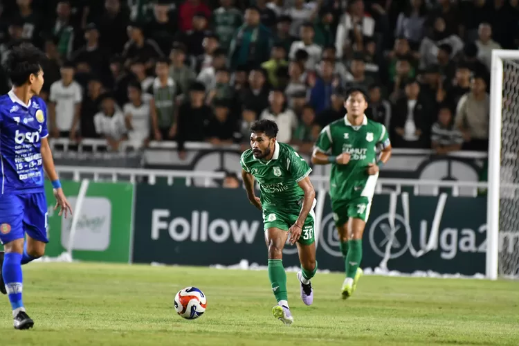 Di menit "14 gol tercipta dari sontekan Rifal Lastori. Lastori berhasil mencuri bola dari pemain belakang tim tamu hingga dikonversi menjadi gol. Teriakan suporter di bangku tribun menggema di Stadion Utama Sumatera Utara.