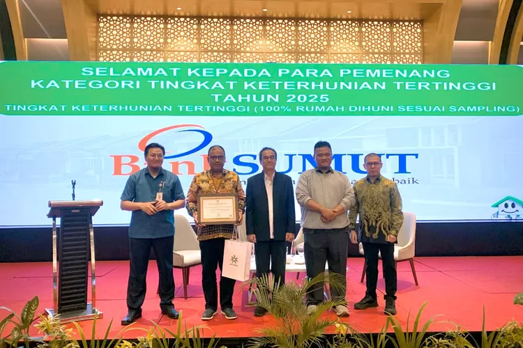 Bank Sumut meraih Penghargaan Tingkat Keterhunian Tertinggi dari BP Tapera, Kamis (23/10). Penghargaan ini diterima oleh Pemimpin Divisi Ritel Bank Sumut Gama Cherry Al Halim.