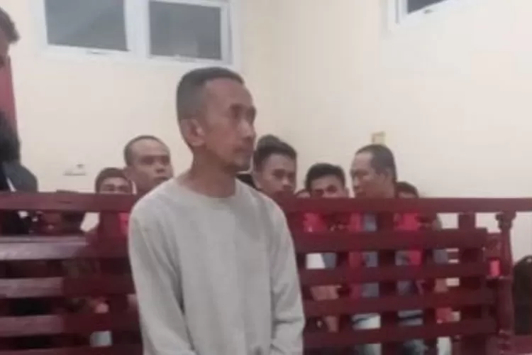 Terdakwa Amri hadir di persidangan sedang 2 terdakwa lagi via online di PN Lubuk Pakam. Ketiga masing-masing dituntut majelis hakim 2 tahun penjara.
