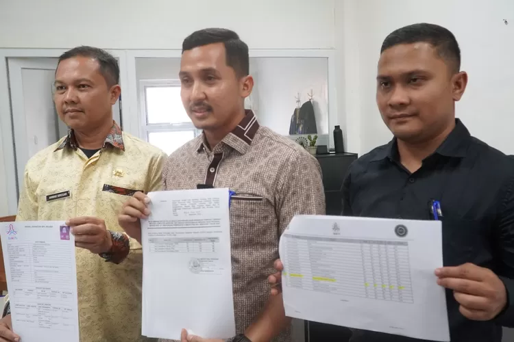 &lrm;Konferensi pers dipimpin Plt. Kadis Kominfostan Kab. Deli Serdang, Anwar S Siregar 