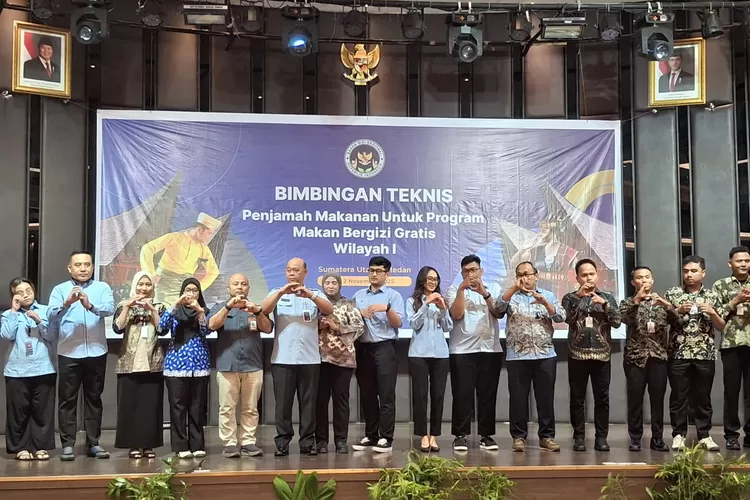  Pembukaan kegiatan bimbingan teknis penjamah makanan yang digelar BGN di Hotel Le Polonia, Medan (1/11/2025).