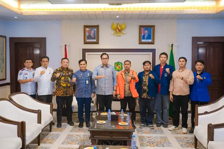 Rico Waas terima audensi BEM SI Kerakyatan Sumut, Jumat (31/10/2025). Jawab tuntas persoalan Kota Medan.