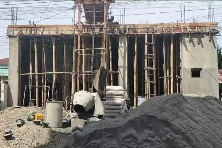 Tampak tahap pengecoran lantai 2 pembangunan Pondok Pesantren Wakaf Tahfidz Qur'an Ummat Annajah Sumut Jalan Selamat Bromo Ujung Medan Denai, Kamis (30/10/2025).