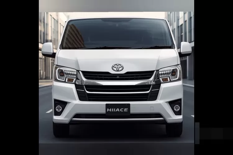 Toyota Hiace dikenal sebagai &ldquo;The King of Vans&rdquo; karena reputasinya yang kuat sebagai mobil niaga dan penumpang yang tangguh, nyaman, dan serbaguna. (Tangkapan Layar YouTube Auto vibes)