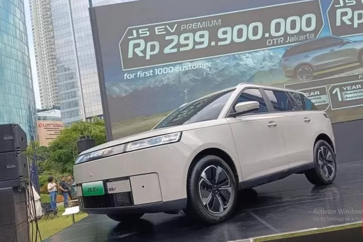 Harga Jaecoo J5 EV yang hampir setara dengan mobil LCGC terjadi karena strategi besar Chery Group dalam memperkenalkan merek baru ke pasar Indonesia. (Tangkapan Layar YouTube Everywhere And Beyond)