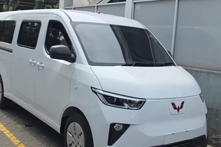Mobil listrik komersial dari Wuling ini didesain untuk bisnis angkutan maupun operasional armada disebit Wuling Mitra EV. (Tangkapan Layar YouTube B Channel)