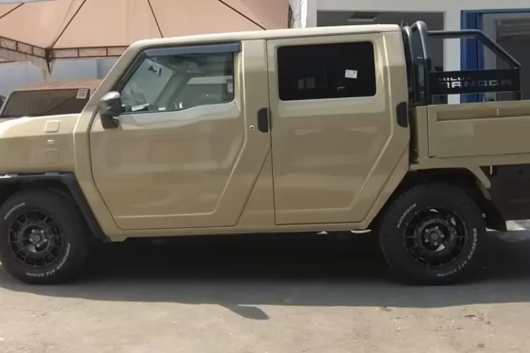 Toyota Hilux Rangga Double Cabin adalah varian yang dirancang untuk memenuhi kebutuhan pengguna yang ingin kendaraan tangguh dengan fleksibilitas tinggi. (Tangkapan Layar YouTube  Otomotif)