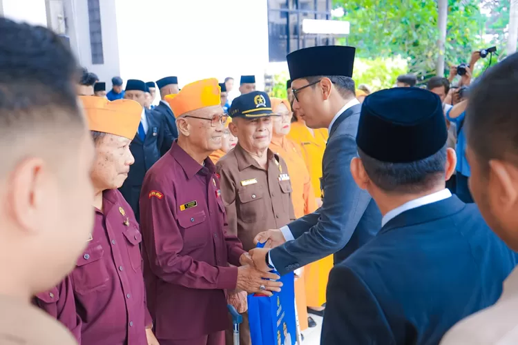 Peringatan Hari Pahlawan 2025, Senin (10/11/2025), Rico Waas : semangat pahlawan jadikan inspirasi bangun Kota Medan.