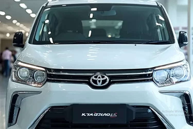  Mobil keluarga legendaris dari Indonesia, Toyota Kijang, kembali hadir dengan wajah baru di tahun 2025 lewat Toyota Kijang Super 2025. (Tangkapan Layar YouTube RevZone Garage)