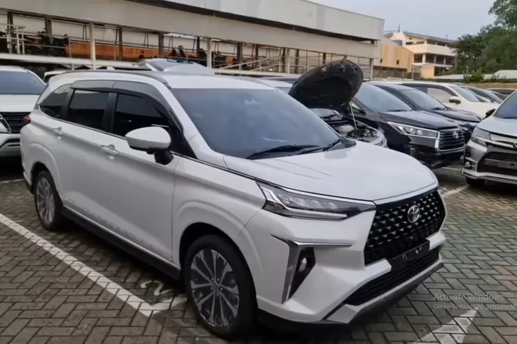 Toyota Veloz Hybrid 2026 digambarkan sebagai langkah besar Toyota dalam membawa teknologi hybrid ke segmen keluarga yang terjangkau. (Tangkapan Layar YouTube Ardhi Mobi)