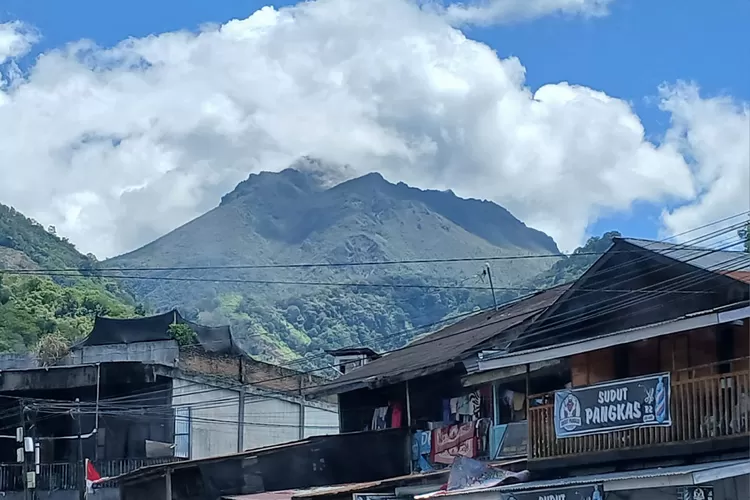 Gunung Merapi Bur Ni Telong, Bener Meriah, Aceh (Realitasonline.id - ADI)