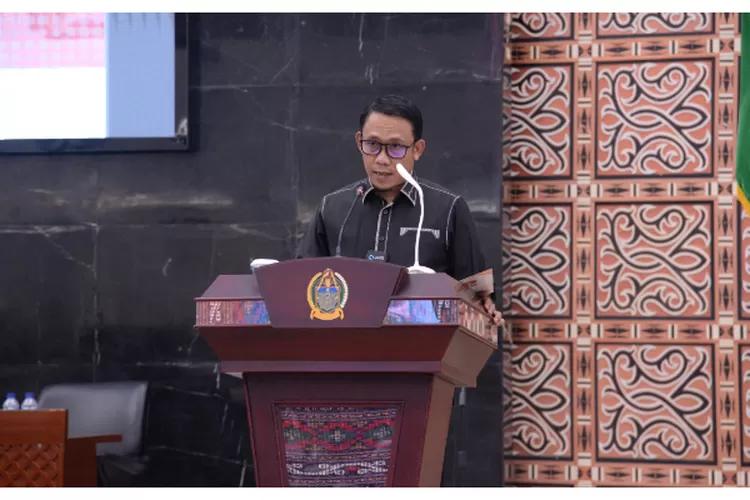  Juru Bicara Fraksi PKS DPRD Sumut Hariyanto saat membacakan pandangan umum fraksi terhadap ranperda penyertaan modal Bank Sumut (Realitasonline.id/Dok)