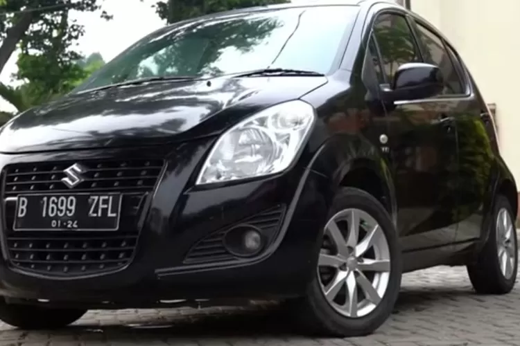 Suzuki Splash adalah salah satu mobil bekas yang sering direkomendasikan untuk pembeli dengan budget sekitar enam puluh jutaan karena karakter dasarnya yang sederhana, praktis, dan mudah dirawat. (Tangkapan Layar YouTube Wahyu Ekoo)