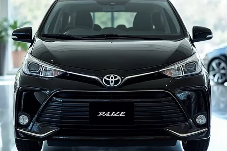 Toyota Raize 2026 resmi hadir dengan wajah baru yang lebih sporty dan modern dengan perubahan desain eksterior serta fitur canggih yang membuatnya semakin menarik. (Tangkapan Layar YouTube Car Insider)