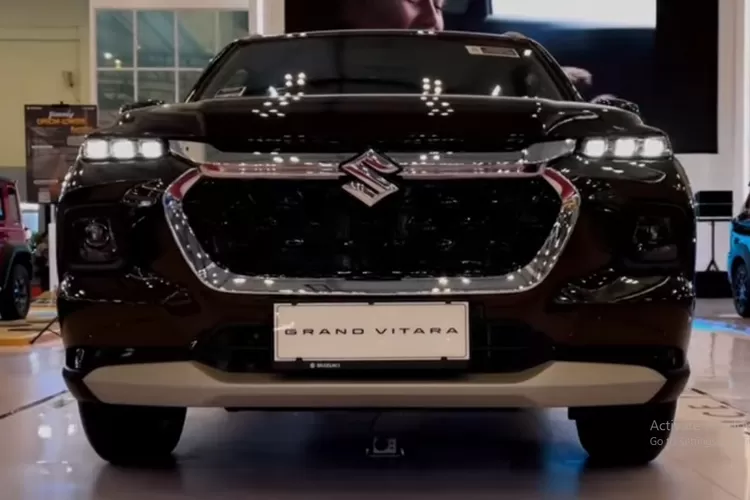 Suzuki New Grand Vitara 1.5 GX Minor Change 2025 hadir sebagai penyegaran ringan dari model sebelumnya dengan fokus pada penyempurnaan tampilan dan kenyamanan. (Tangkapan Layar YouTube Kacamata Andi Pras)