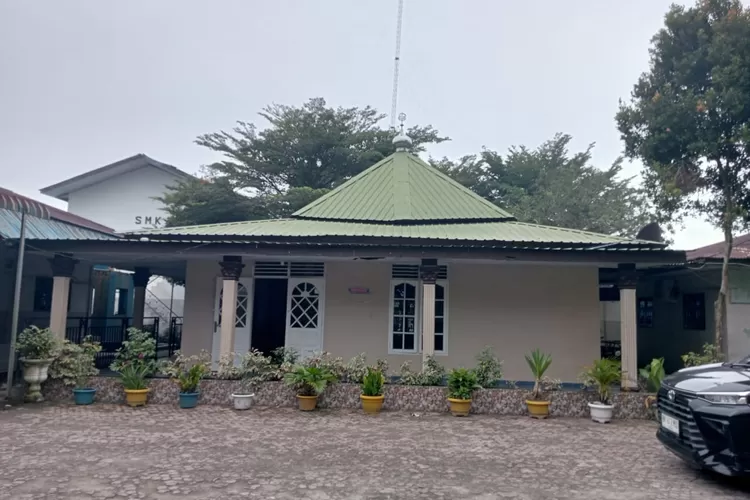 Sekolah Jaya Krama Beringin yang diduga menahan ATM dan buku tabungan siswa penerima PIP.