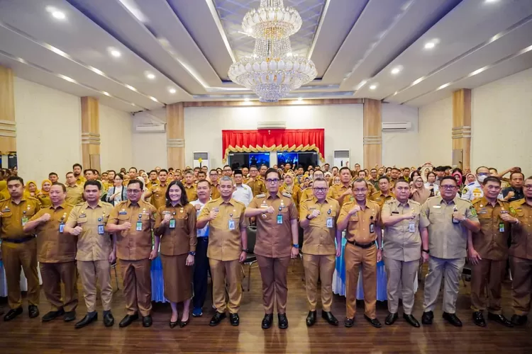Peringati hari lingkungan hidup, Wali Kota ajak kampanyekan pengurangan penggunaan plastik untuk merawat bumi.