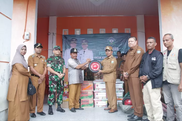 &lrm;Pemkab Aceh Selatan Salurkan Bantuan Logistik untuk Warga Terdampak Bencana Banjir.(realitasonline.id/zul)