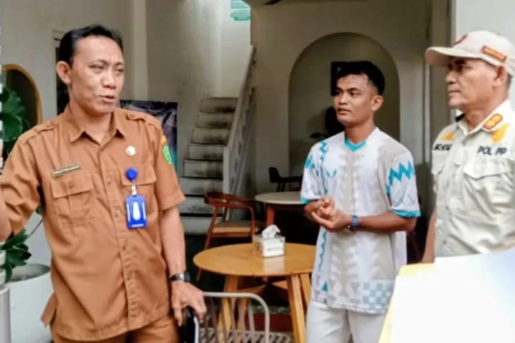 Pemko Padangsidimpuan melalui Tim Pembinaan dan Pengawasan Pendistribusian Tertutup LPG bersubsidi 3 Kilogram melaksanakan kegiatan pengawasan pendistribusian gas LPG bersubsidi dalam rangka pengamanan kebutuhan masyarakat menjelang Natal 2025 dan Tahun Baru 2026, Selasa (16/12/2025). (Foto : Realit