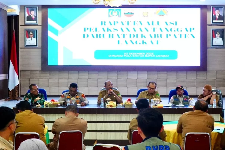 Rapat evaluasi tersebut turut dihadiri Deputi Bidang Penanganan Darurat BNPB Mayjen TNI Budi Irawan