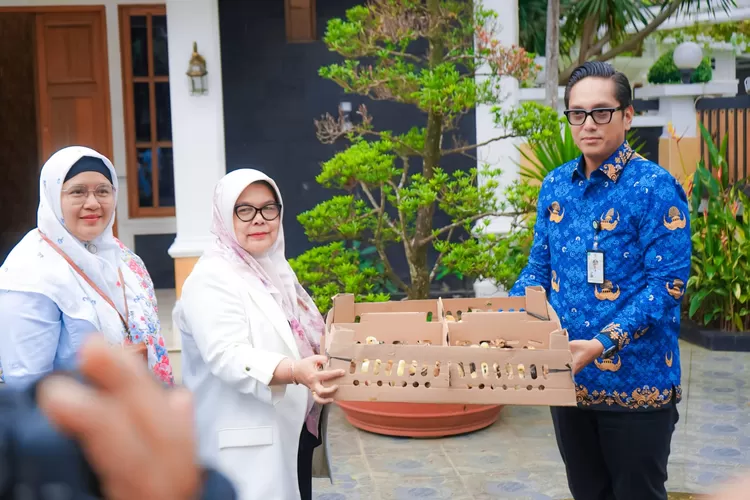 Rico Waas tertarik kembangkan ayam Kampung Unggul Baru hasil inovasi Badan Perakitan dan Modernisasi Pertanian, dapat berproduksi meski ditengah kota.