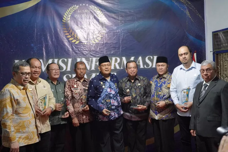 Kanwil Kemenag Sumut kembali raih Predikat Badan Publik Informatif Award 2025, Kamis (18/12/2025). Ahmad Qosbi : Kepercayaan masyarakat terhadap Kementerian Agama semakin meningkat.