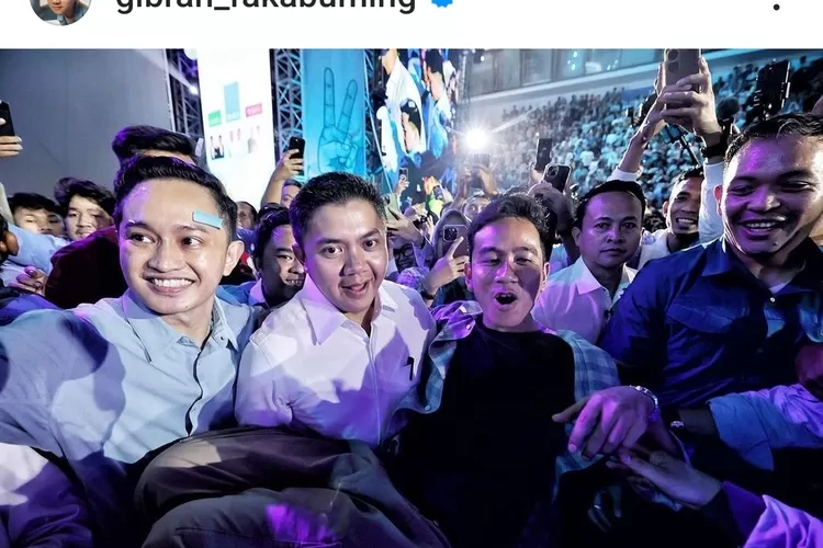 Gibran digendong Mayor Teddy.