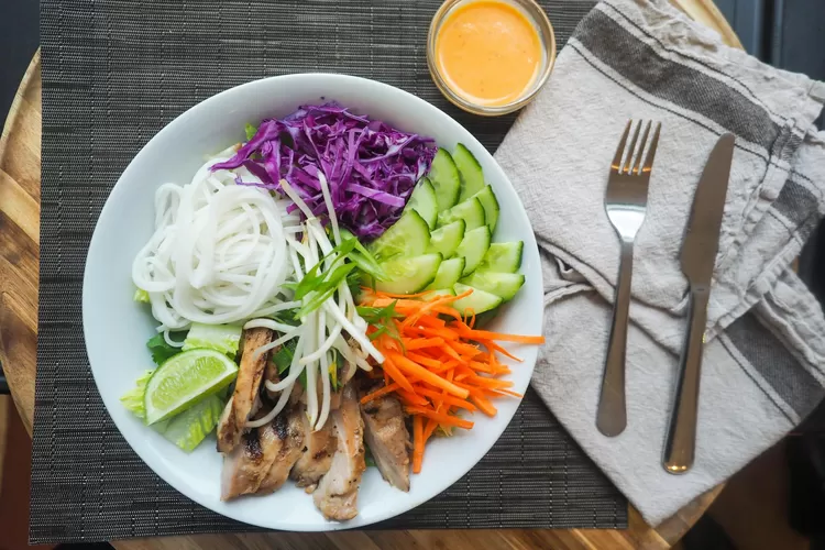 Ilustrasi salad. (pexels.com / Jer Chung)