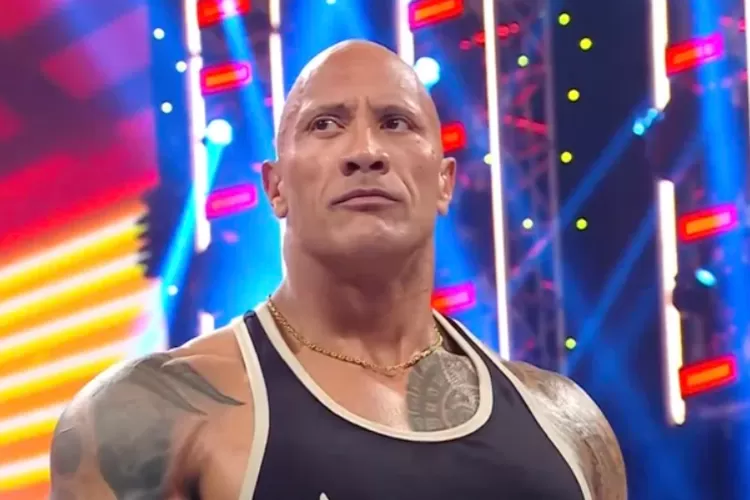 The Rock Kembali ke WWE RAW, Tantang Duel Roman Reigns di Monday Night