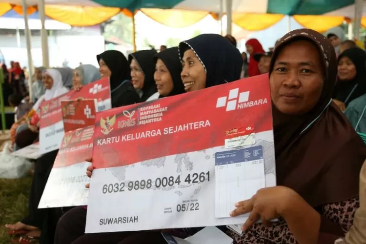 Sujud Syukur Titik Terang Bansos Pkh Bpnt Periode November Desember Sudah Terlihat Intip