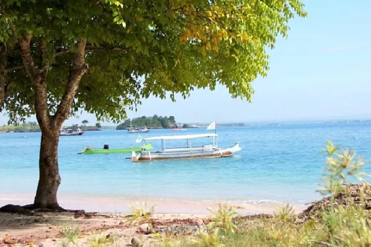 4 Rekomendasi Tempat Wisata Di Lombok Yang Menakjubkan Dan Terkenal