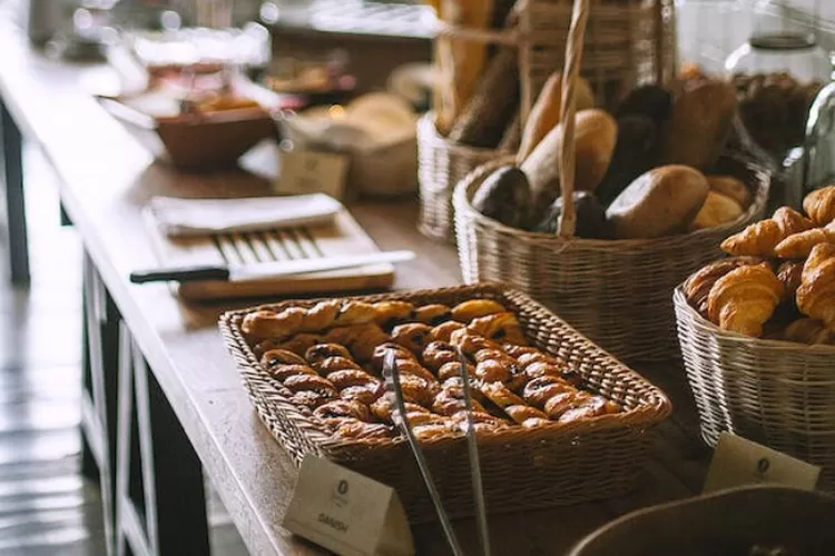 5 Tempat Makan Paling Unik di Bandung, Ada yang Berbentuk Kapal dan