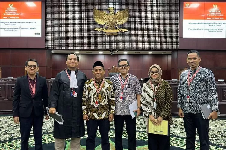 Revisi ambang batas parlemen perlu dilakukan sesuai putusan MK untuk menjaga integritas demokrasi dan proporsionalitas dalam pemilu. (Instagram @ninisso)