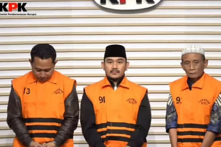 Ade Kuswara Kunang dan sang ayah Haji Kunang ditetapkan sebagai tersangka kasus suap (Instagram @bekasikinian)