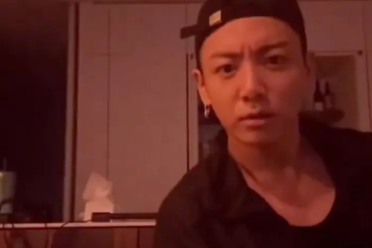 Ini model rambut baru Jungkook BTS sebelum wajib militer. (Foto/Twitter.)