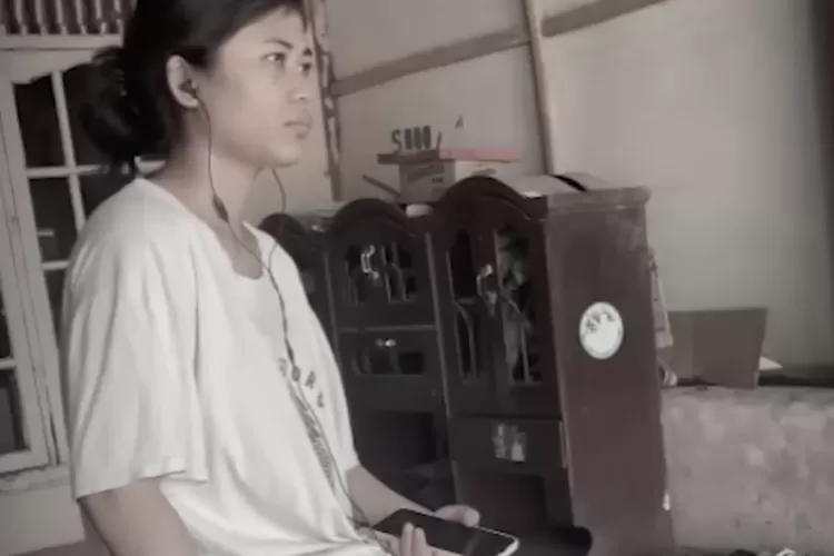 Kisah Yola ODGJ depresi usai keluar kerja dan sering belanja online. (Foto/YouTube.)