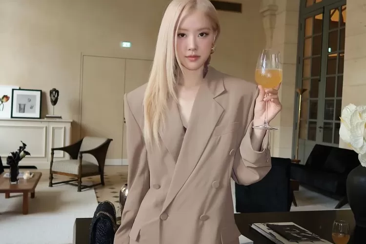 Rose BLACKPINK (instagram/@roses_are_rosie)