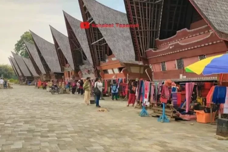 Keindahan Wisata Ulos Huta Raja di tepian Danau Toba, Samosir , Sumatera Utara (Tangkap layar channel Youtube Sahabat Tapanuli)