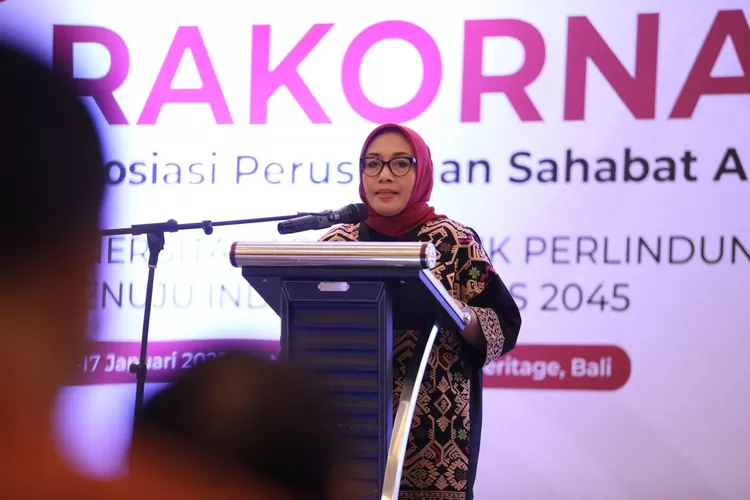 Pergub poligami ASN Jakarta jadi sorotan. Menteri PPPA pertanyakan keadilan aturan ini dan dampaknya terhadap kaum perempuan. (cybertokoh / HukamaNews.com)